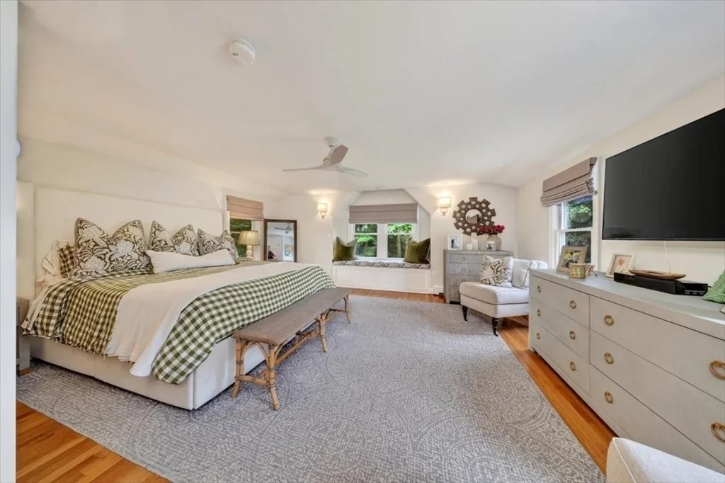 Photo of 14 Bradley Woods Dr