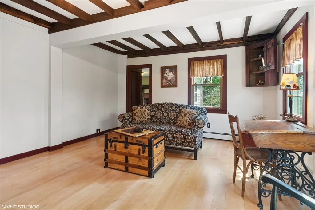 Photo of 82 Chestnut Hill Rd