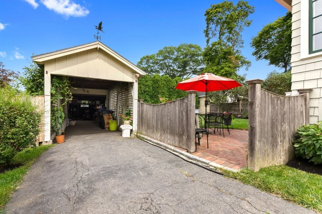 Photo of 10 Giddings Avenue