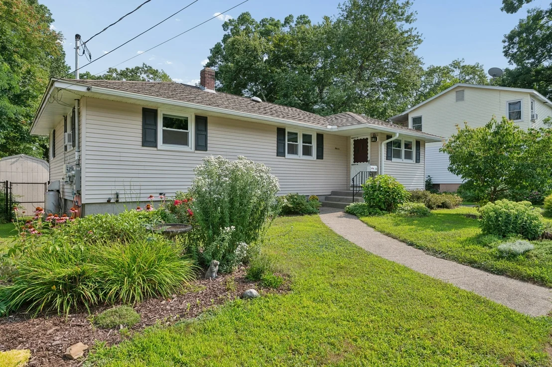 Photo of 11 Greybert Ln