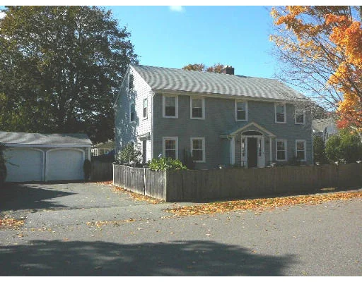 Photo of 1 Sevinor Rd