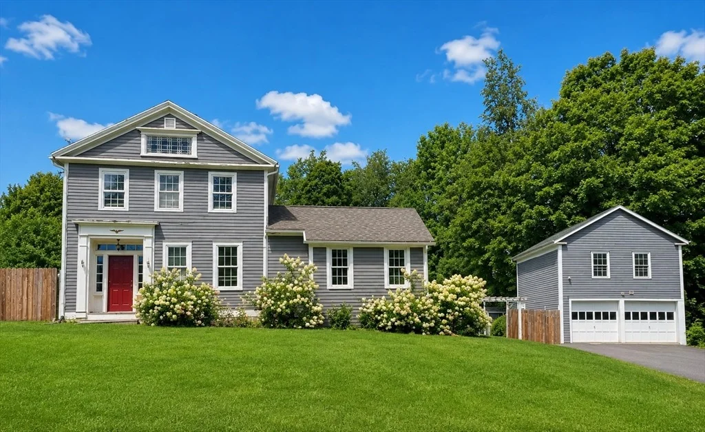 Photo of 1572 Main Rd