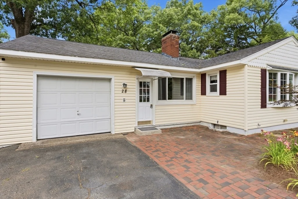 Photo of 28 Intervale Rd