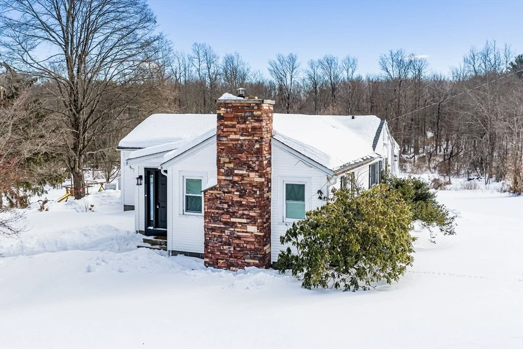 Photo of 285 Granby Road