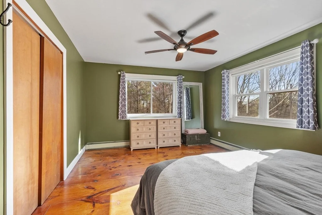 Photo of 885 Royalston