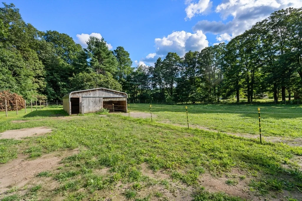 Photo of 487 Long Plain Rd