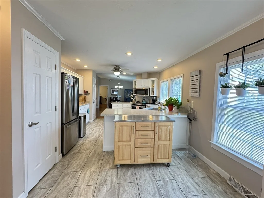 Photo of 61 Brookstone Dr.