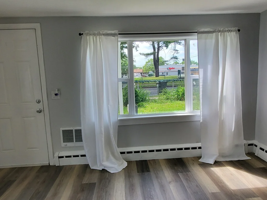 Photo of 725 Bay St