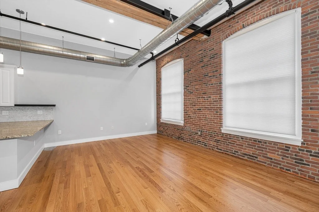 Photo of Unit 320 at 491 Dutton St