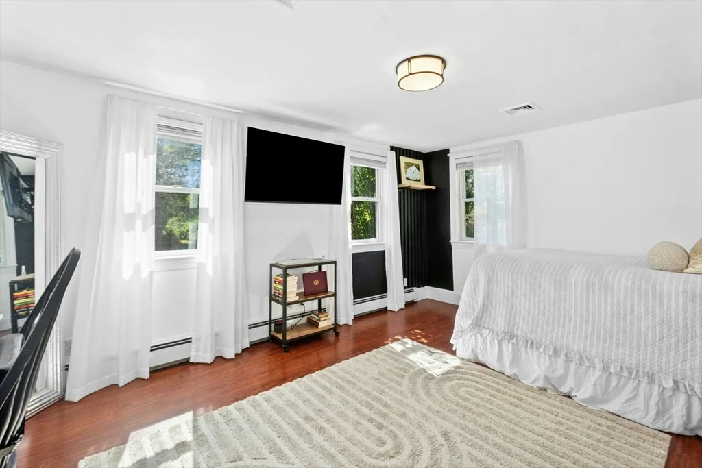 Photo of 8 Raymond Way