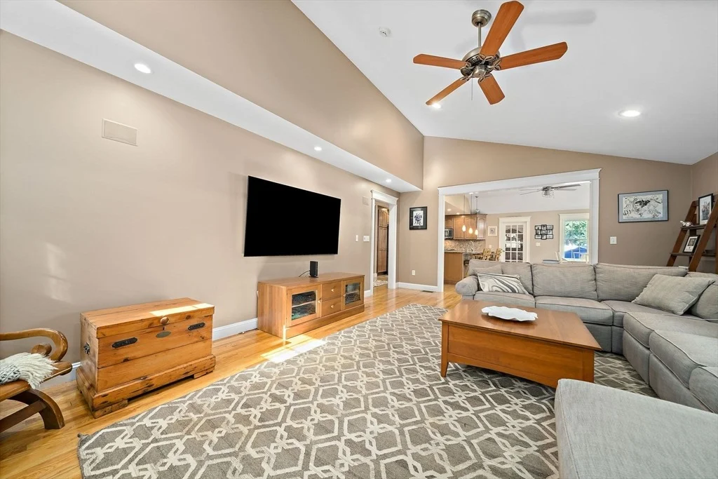 Photo of 146 Eleanor Dr