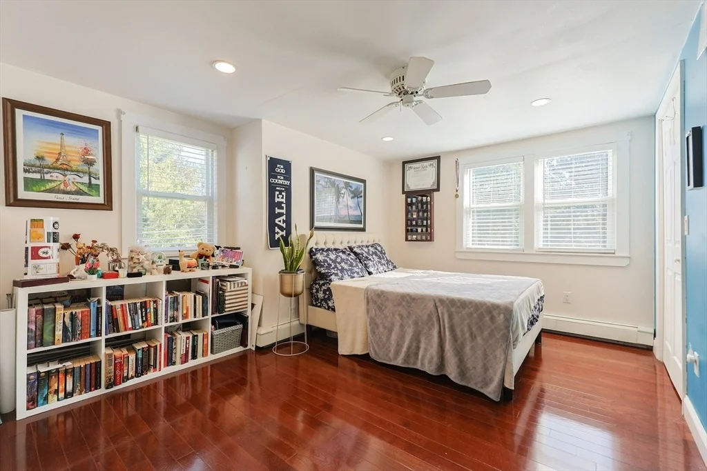 Photo of 2 Rhodes Ave