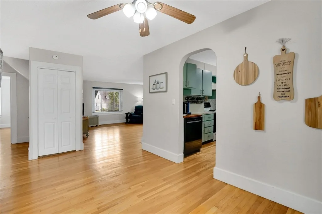Photo of 76 Roosevelt Ave