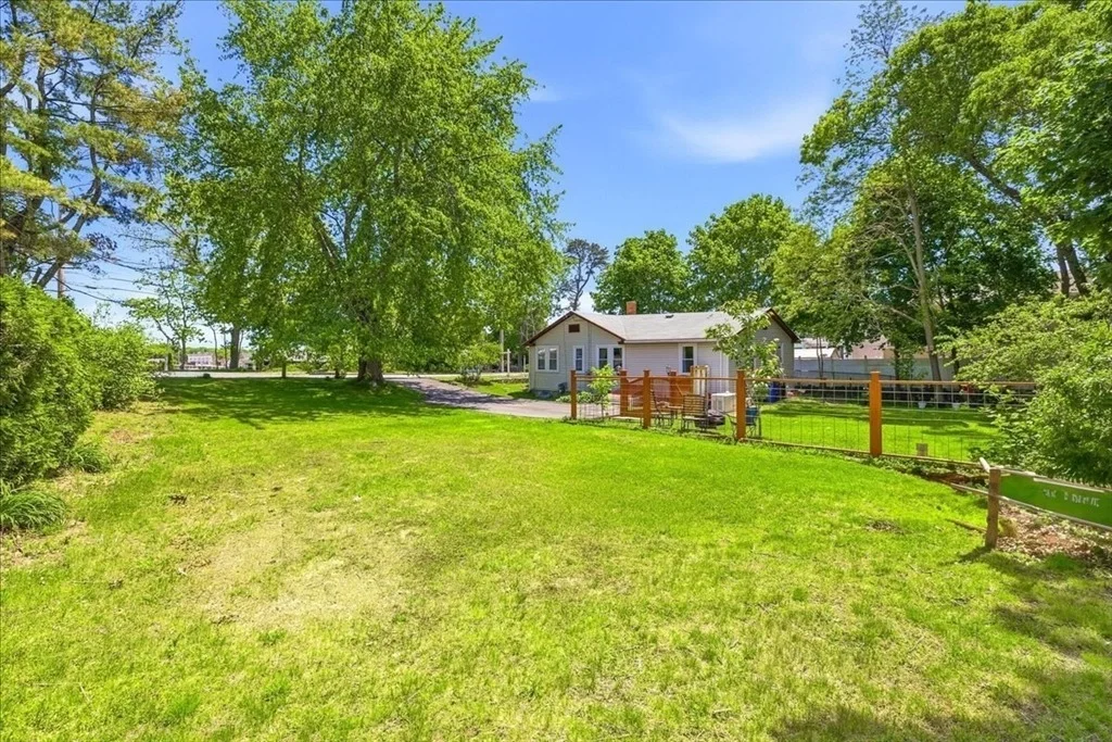 Photo of 49 + 51 Main Ave.