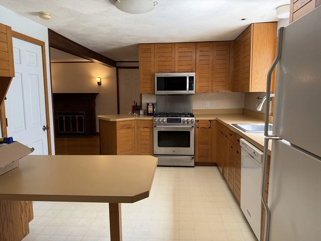 Photo of 17 Pondview Rd