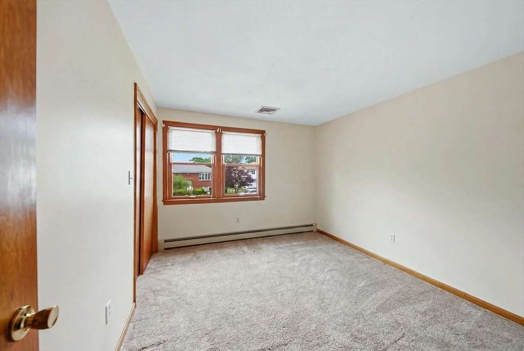 Photo of 12 Thomas Cir