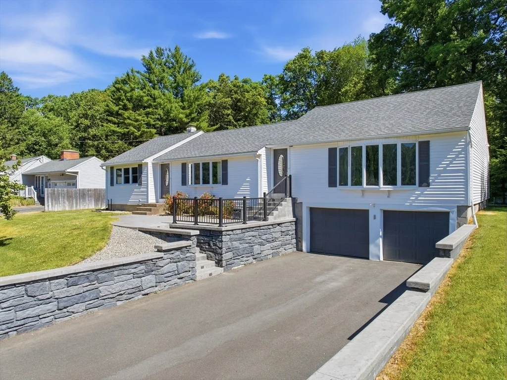 Photo of 9 Pine Dr
