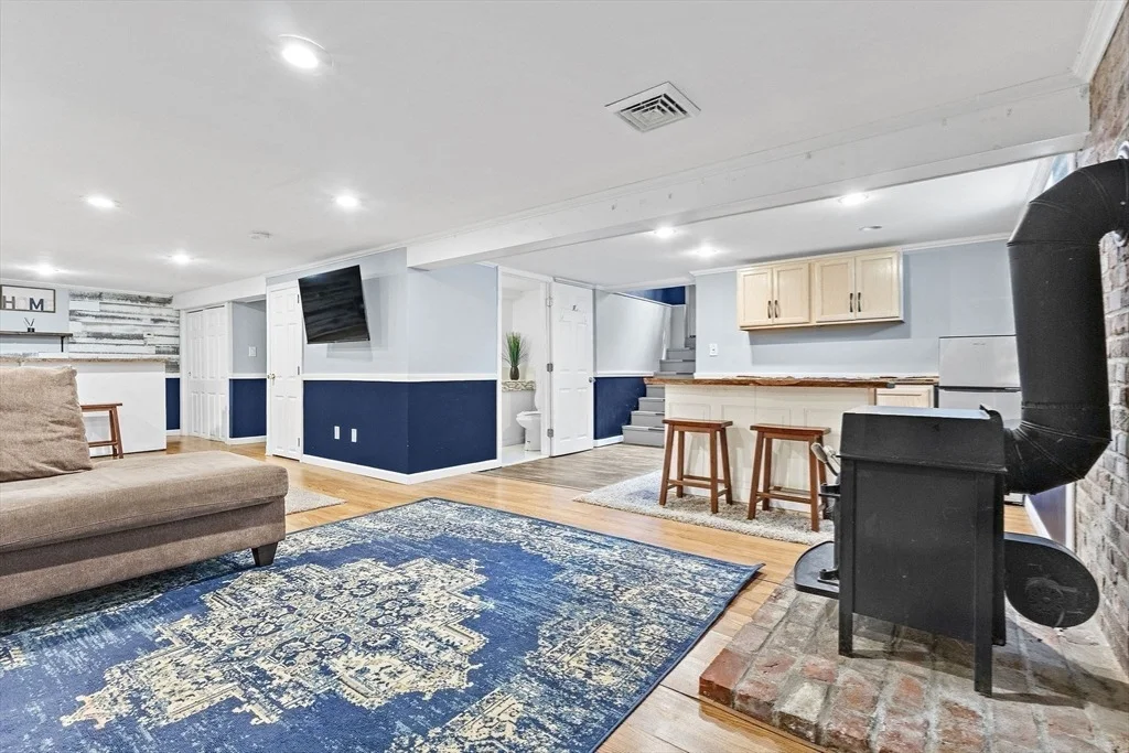Photo of 28 Lillian Ter