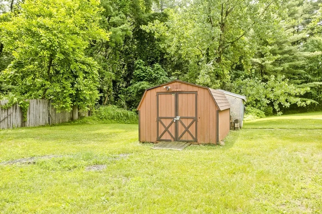 Photo of 597 Amherst Rd