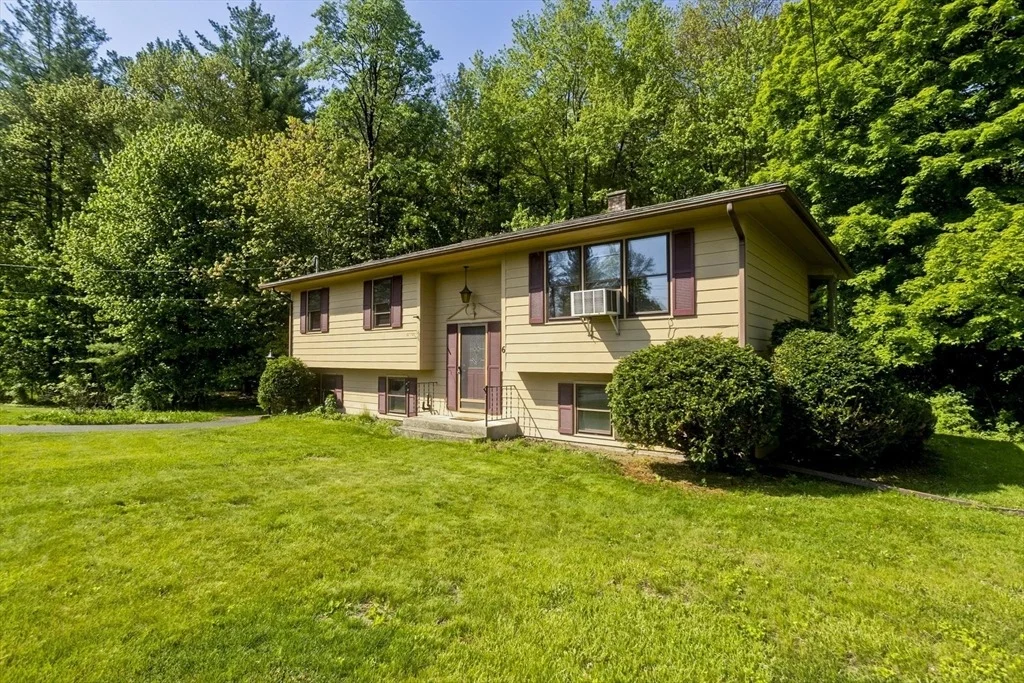 Photo of 6 Pine Wood Dr