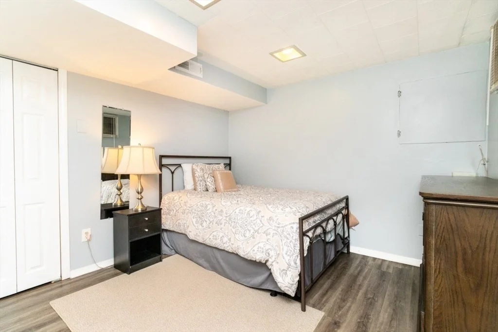 Photo of 89 Fernandez Cir