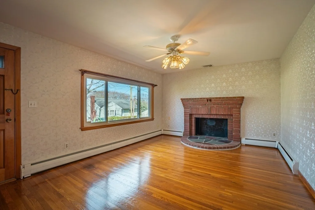 Photo of 7 Cedarcrest Rd