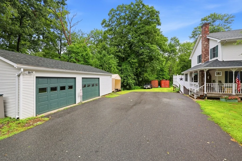 Photo of 10 Lyman Barnes Rd