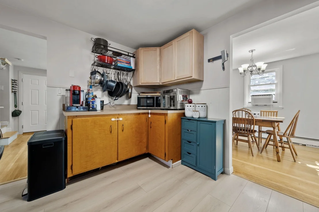 Photo of 18 Thompson Ln