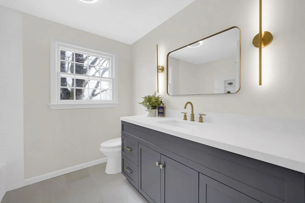 Photo of 59 Lawrence Dr
