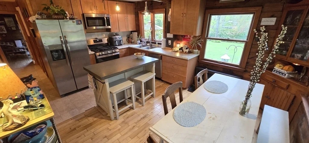 Photo of 250 Athol Rd