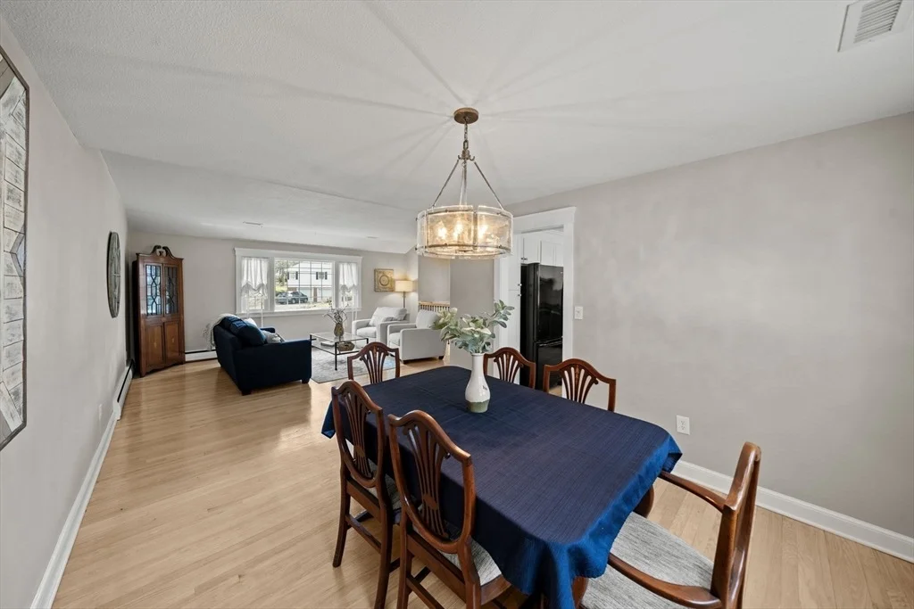 Photo of 75 Whitehall Ln