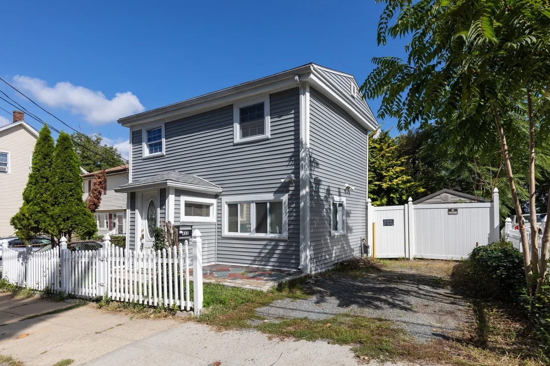 Photo of 452 Tecumseh St