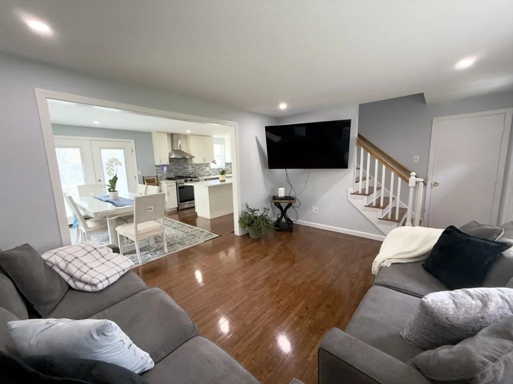 Photo of 184 Whitehall Way