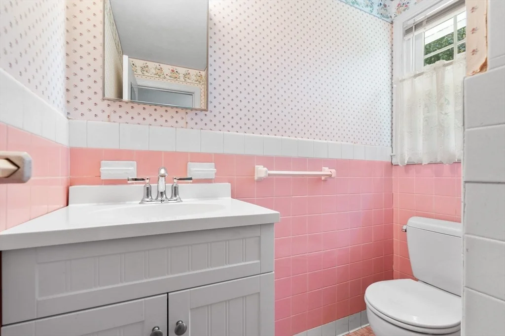 Photo of 348 Belknap