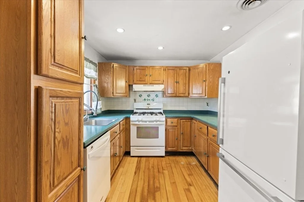 Photo of 98 Glen Echo Blvd