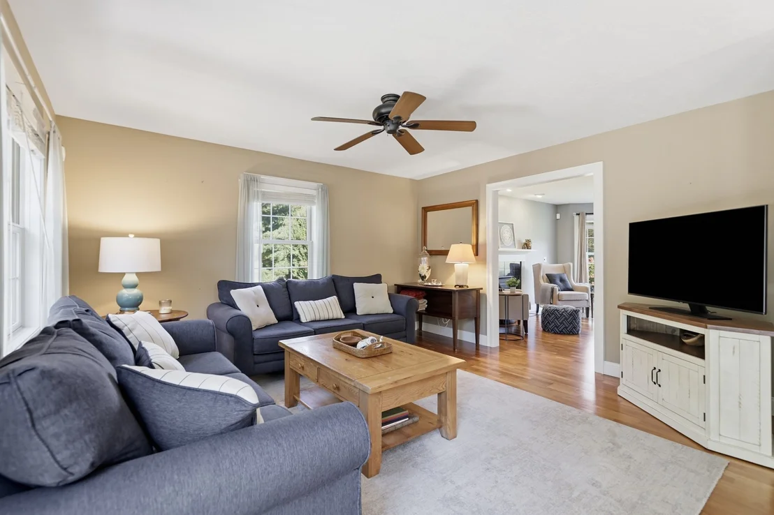 Photo of 7 Holly Cir