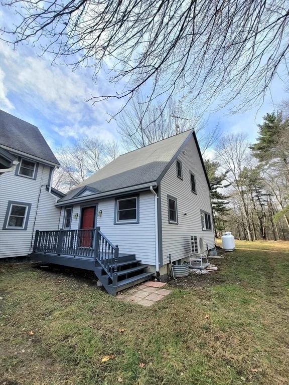 Photo of 320 Old Ayer Rd