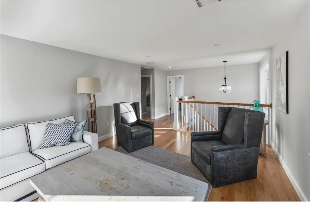 Photo of 105 Plain St