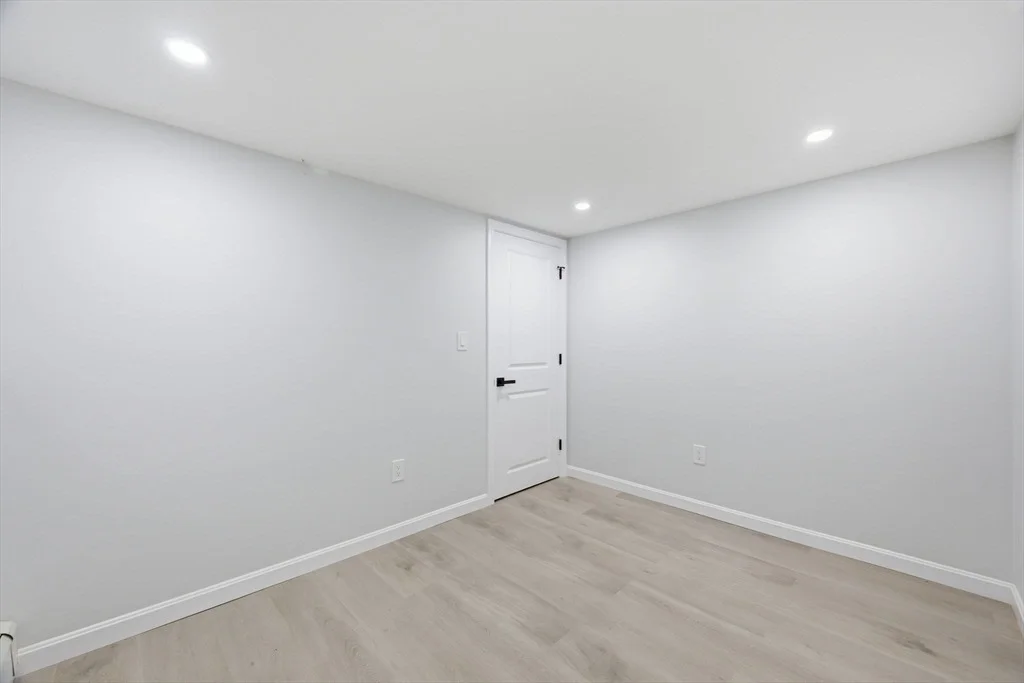 Photo of 7 Hillcrest Dr