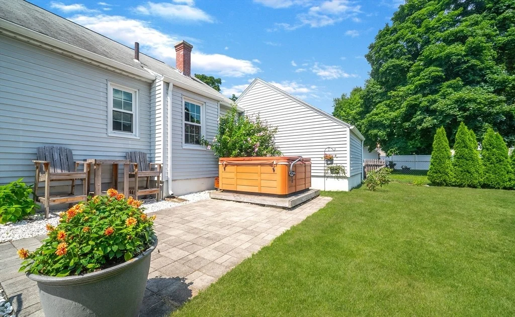 Photo of 55 Gillette Cir