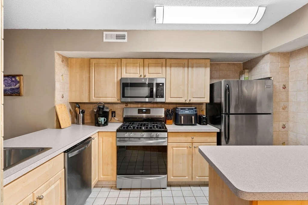 Photo of Unit 80 at 80 Williamsburg Dr