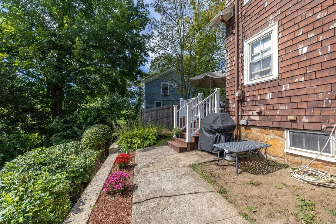 Photo of 6 Hillcrest Rd