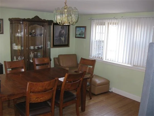 Photo of 6 Cedar Cir