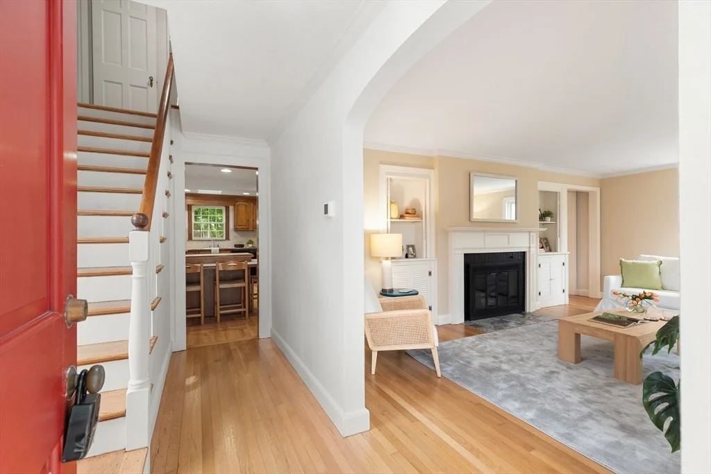 Photo of 19 Colonial Dr