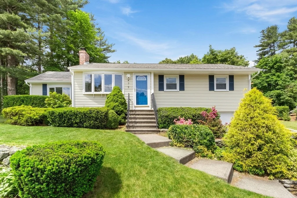 Photo of 472 Coronation Drive