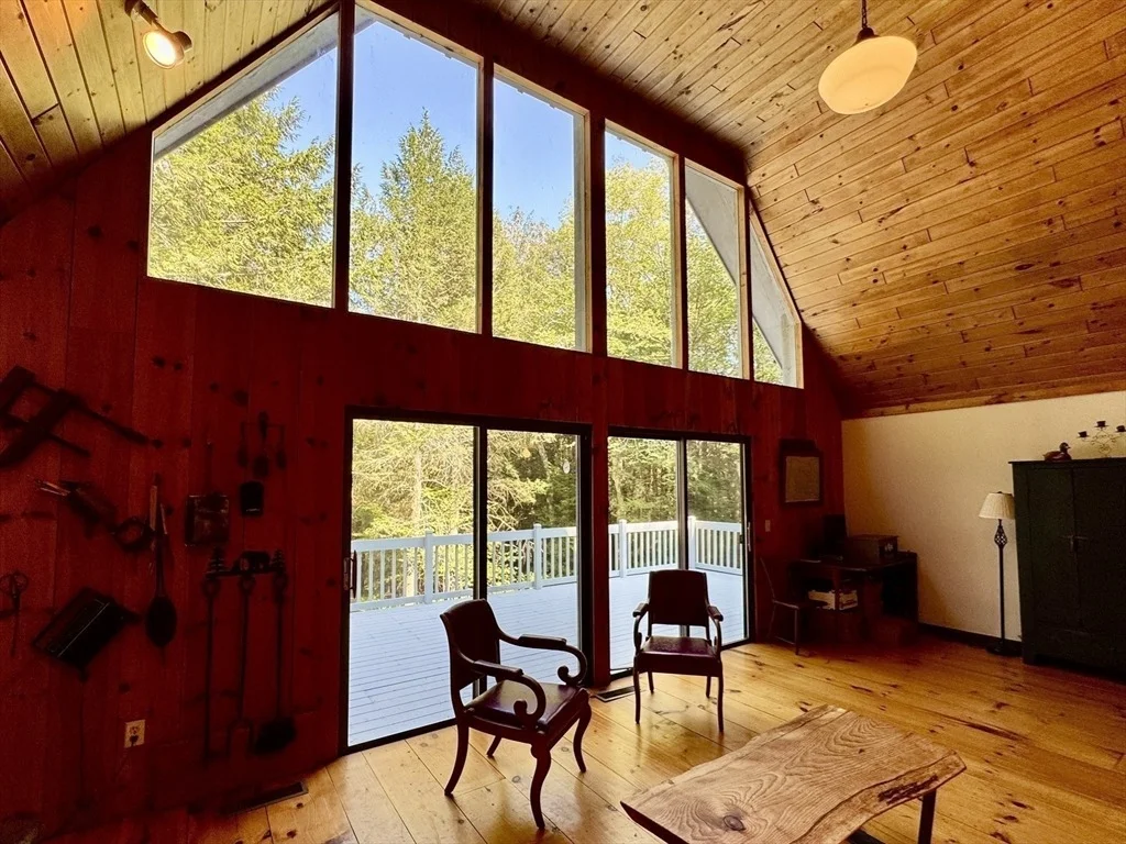Photo of 80 River Road