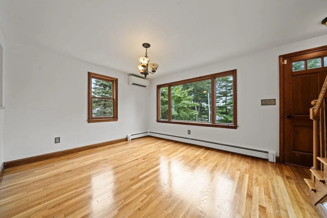 Photo of 102 Oak Ridge Drive