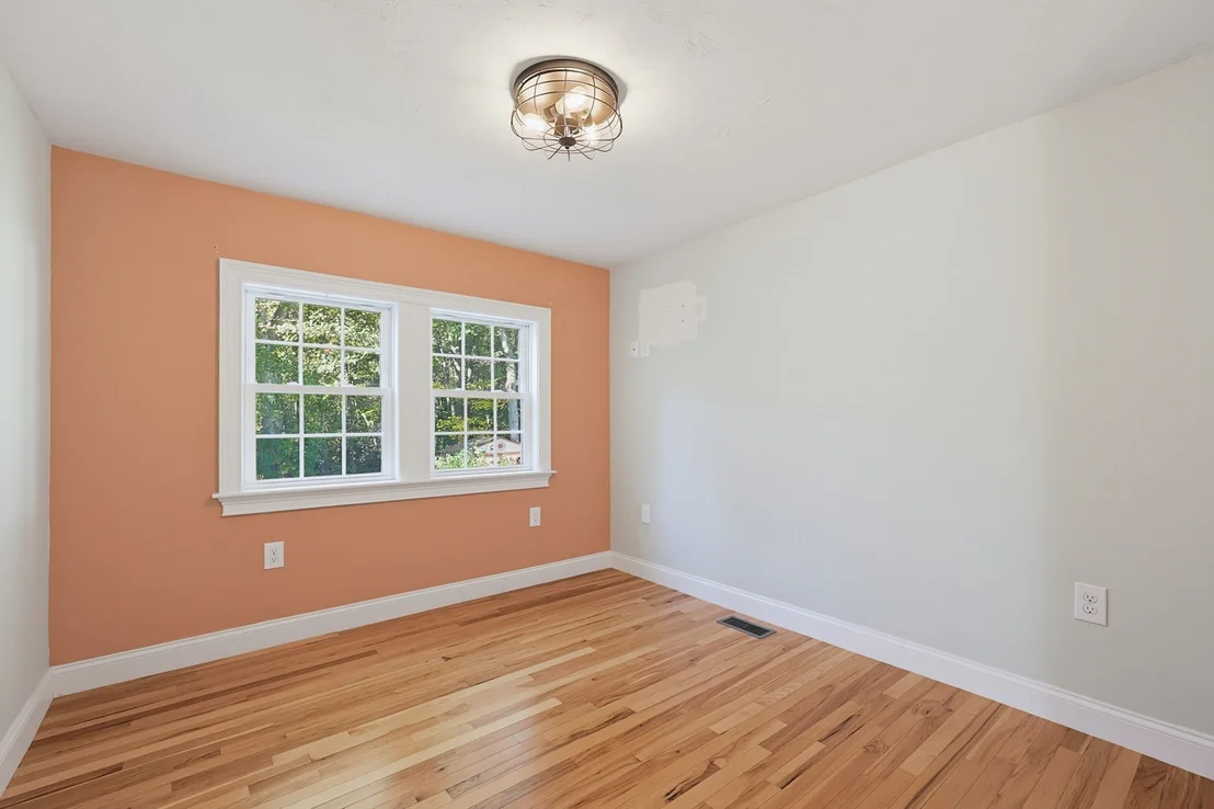 Photo of 116 Lakeshore Dr
