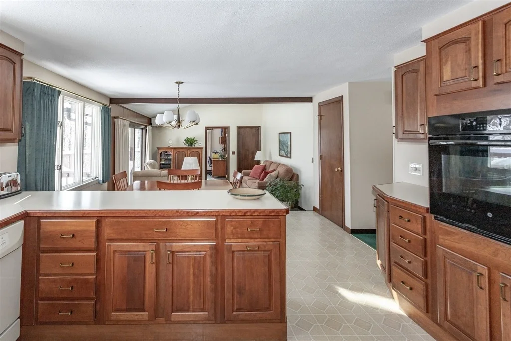 Photo of 49 Glasgow Dr