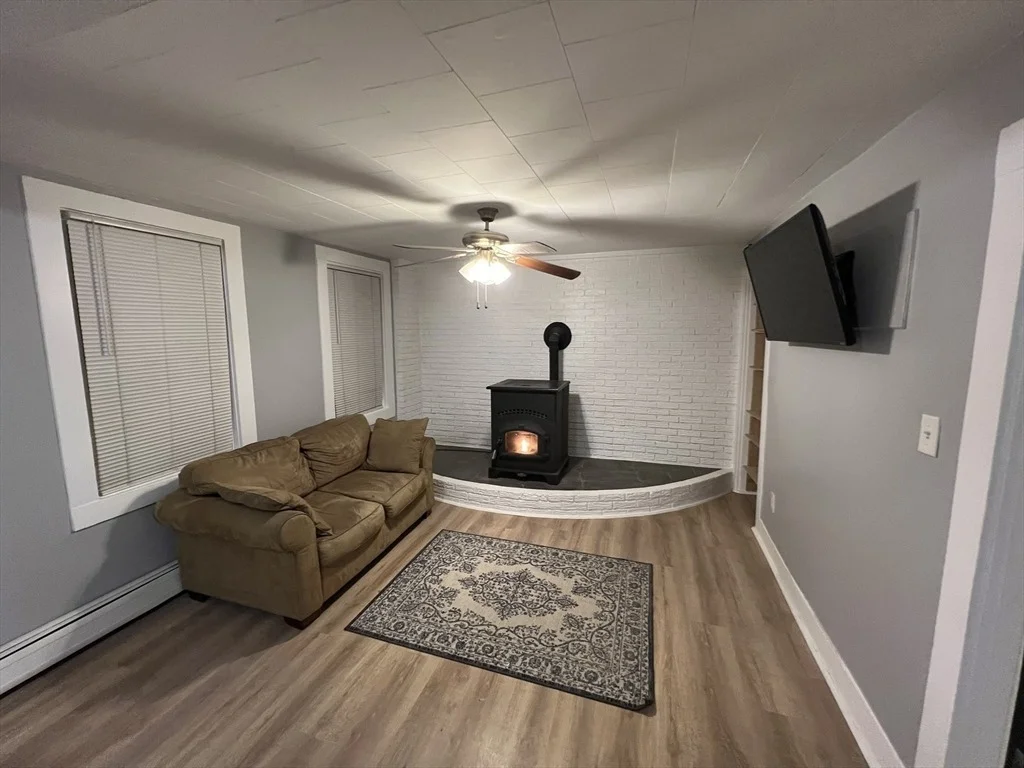 Photo of Unit A at 17 Main